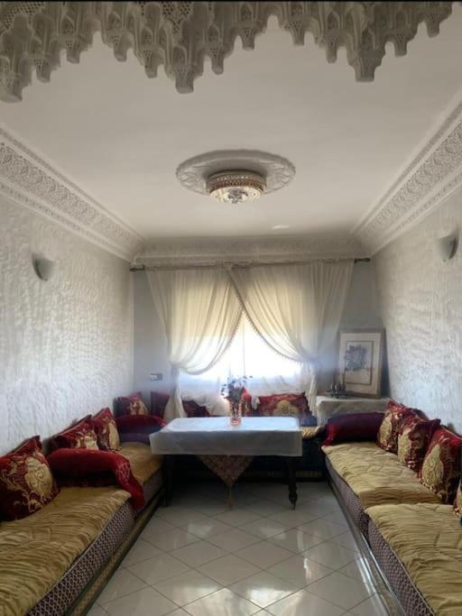 Adorable Apartamento A 8 Min Del Aeropuerto De Casablanca,Wifi Ultra Rapido Y Parking Gratis Derroua Eksteriør bilde