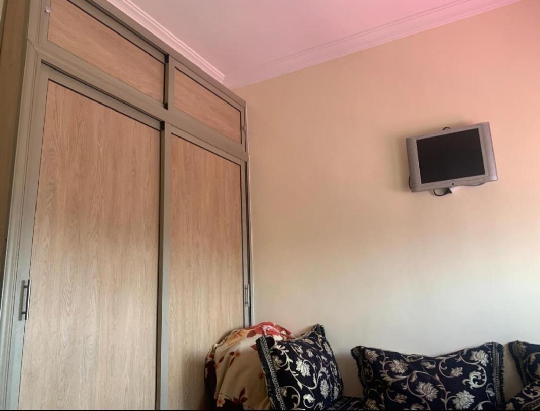 Adorable Apartamento A 8 Min Del Aeropuerto De Casablanca,Wifi Ultra Rapido Y Parking Gratis Derroua Eksteriør bilde